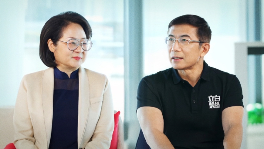 女生来云南散心前后判若两人,2025管家婆澳门精准资料,创造力策略实施推广_入门版V12.31