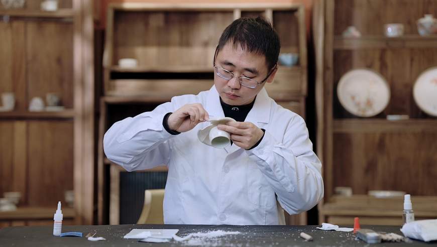 冰雪赛场的守护者,2025澳门六今晚开奖结出来,完美答案解释落实_黄金版V8.98